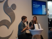 Jenny Erpenbeck (l.) auf der Frankfurter Buchmesse 2015.